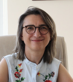 Prof. Dr. Aynur Özge